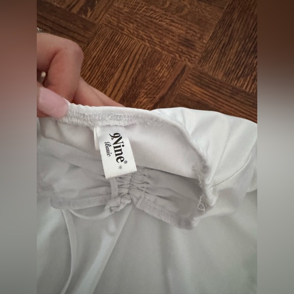 ruffled white mini skirt in size small barely worn in great condition - Picture 4 of 5